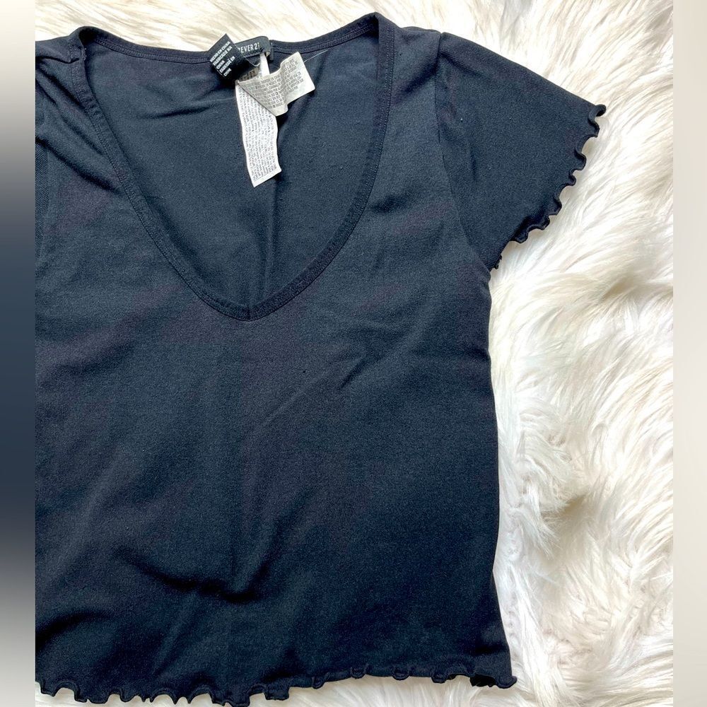 Forever 21 Lattice trim short leave top black size Small